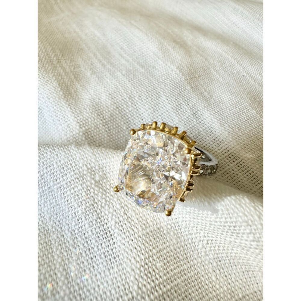 Gorgeous super sparkly cubic zirconia elongated cushion cut adjustable ring gold - Picture 4 of 12